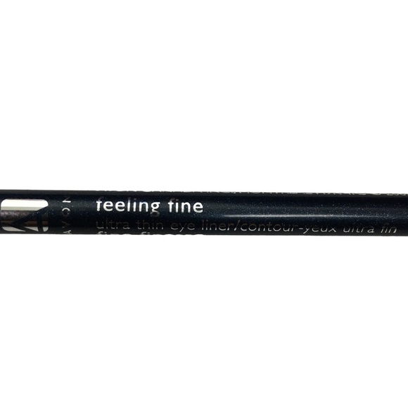 AVON Color Feeling Fine Ultra Thin Eye Liner Shade Onyx Jewel Black - Picture 3 of 12